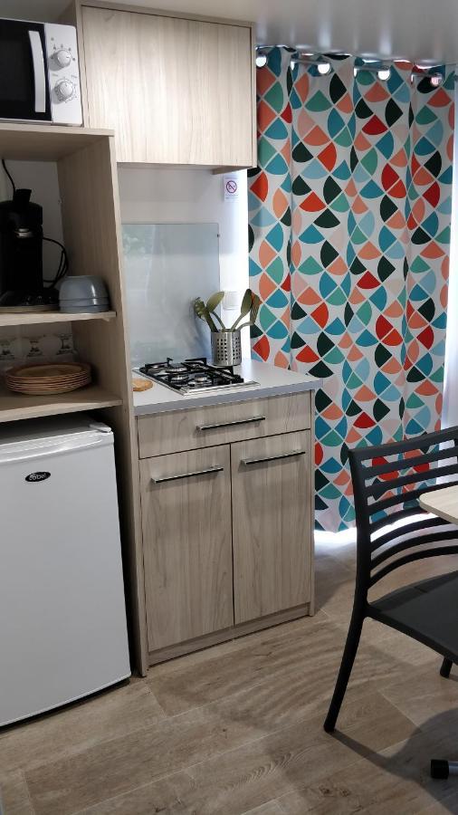 Camping Au Tour De L'Aveyron L'Hospitalet-du-Larzac ภายนอก รูปภาพ
