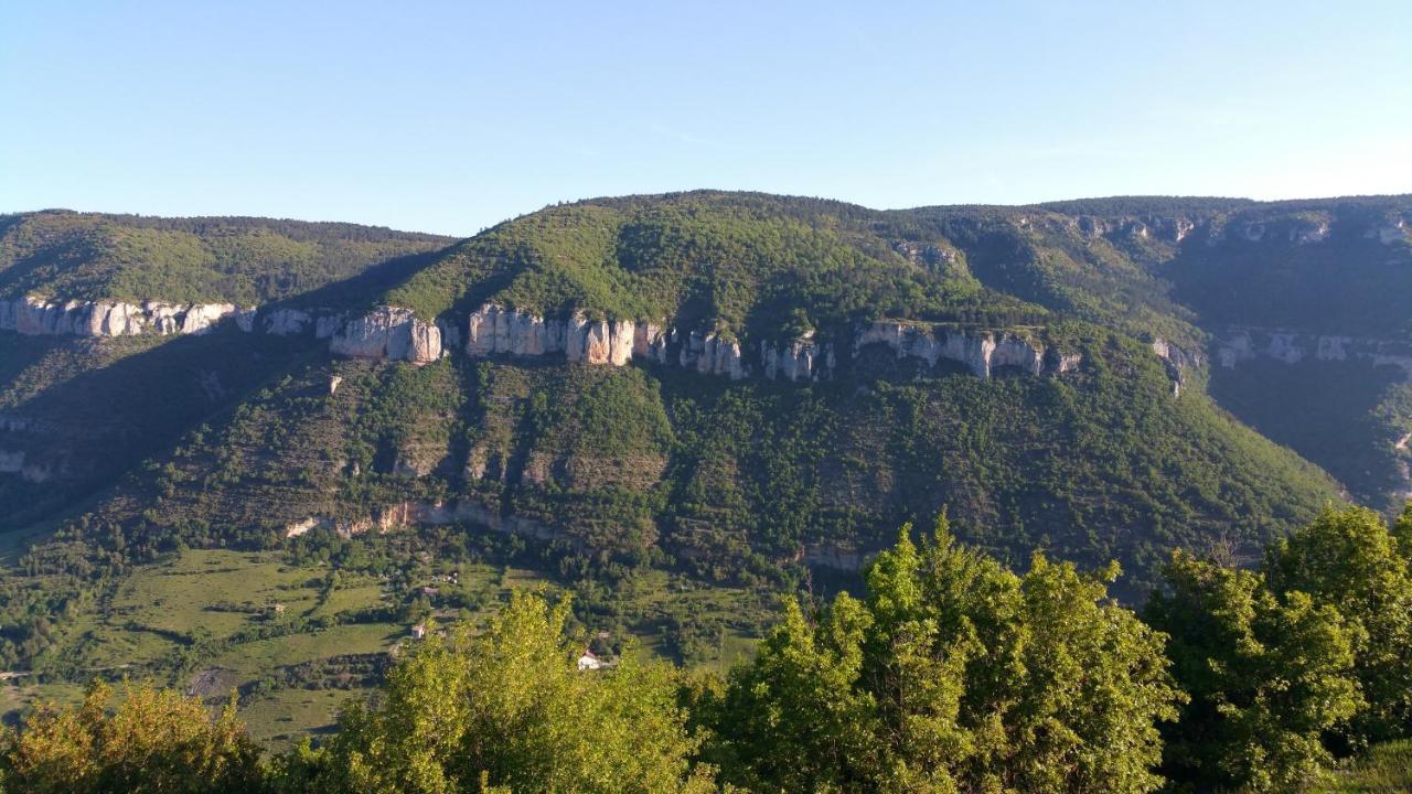 Camping Au Tour De L'Aveyron L'Hospitalet-du-Larzac ภายนอก รูปภาพ